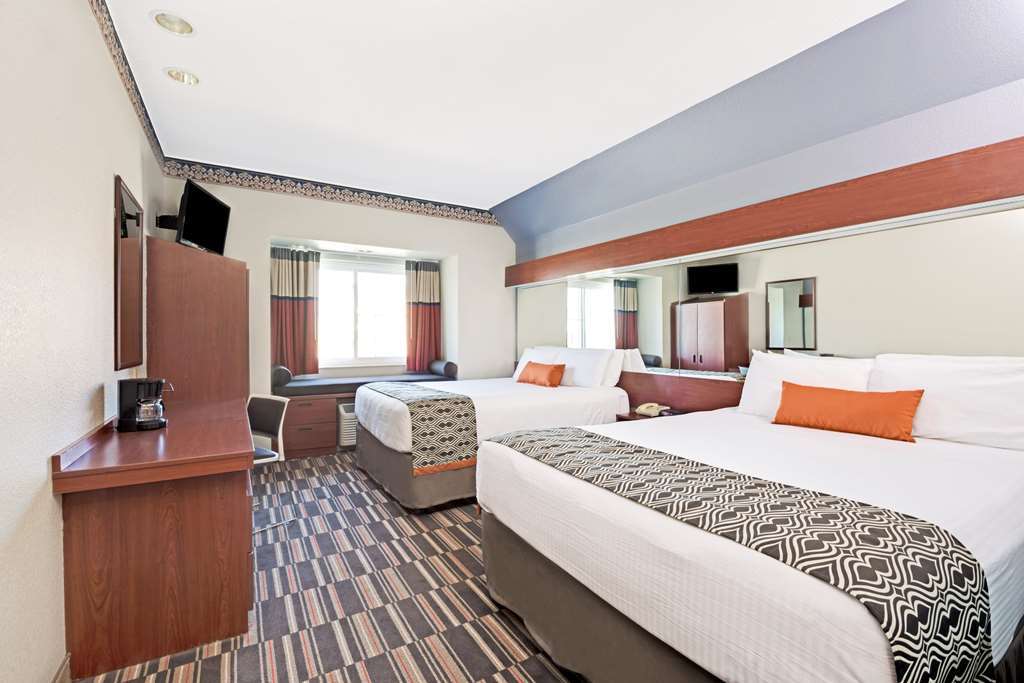 Microtel Inn&Suites Urbandale Zimmer foto